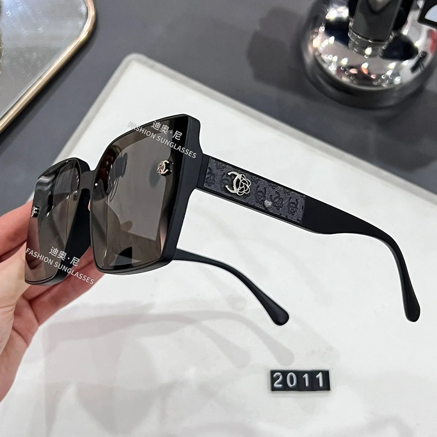 2025 Women's Polarized Square Sunglasses – UV400 Oversized Luxury Eyewear