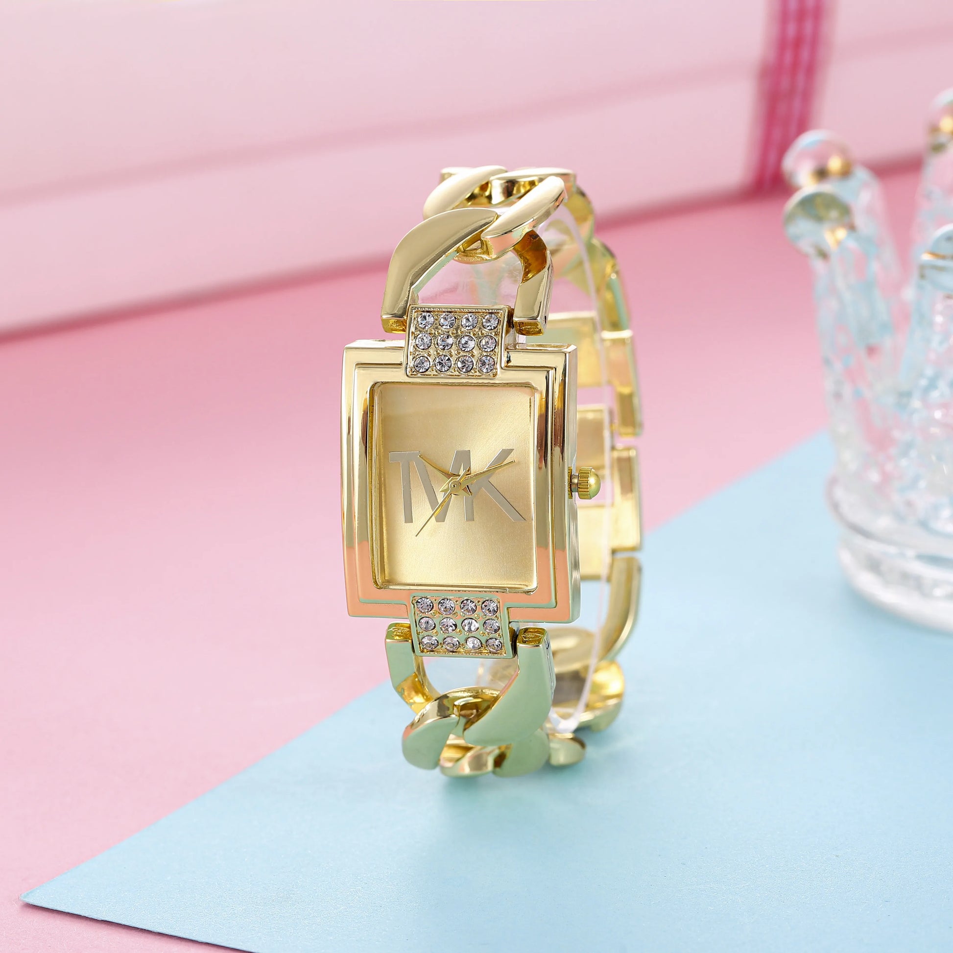 Luxury Women's Square Quartz Watch – Elegant Fashion Design with Metal Strap
