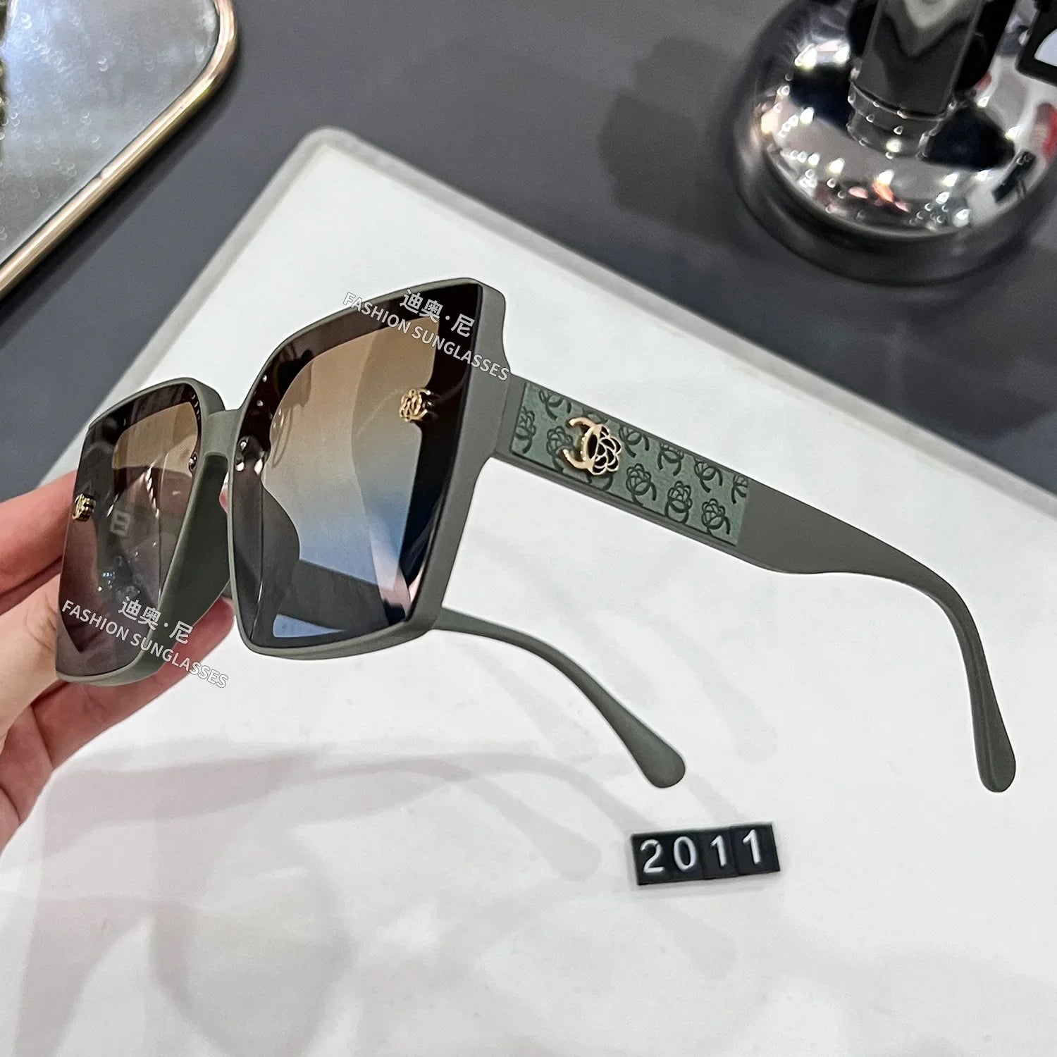2025 Women's Polarized Square Sunglasses – UV400 Oversized Luxury Eyewear