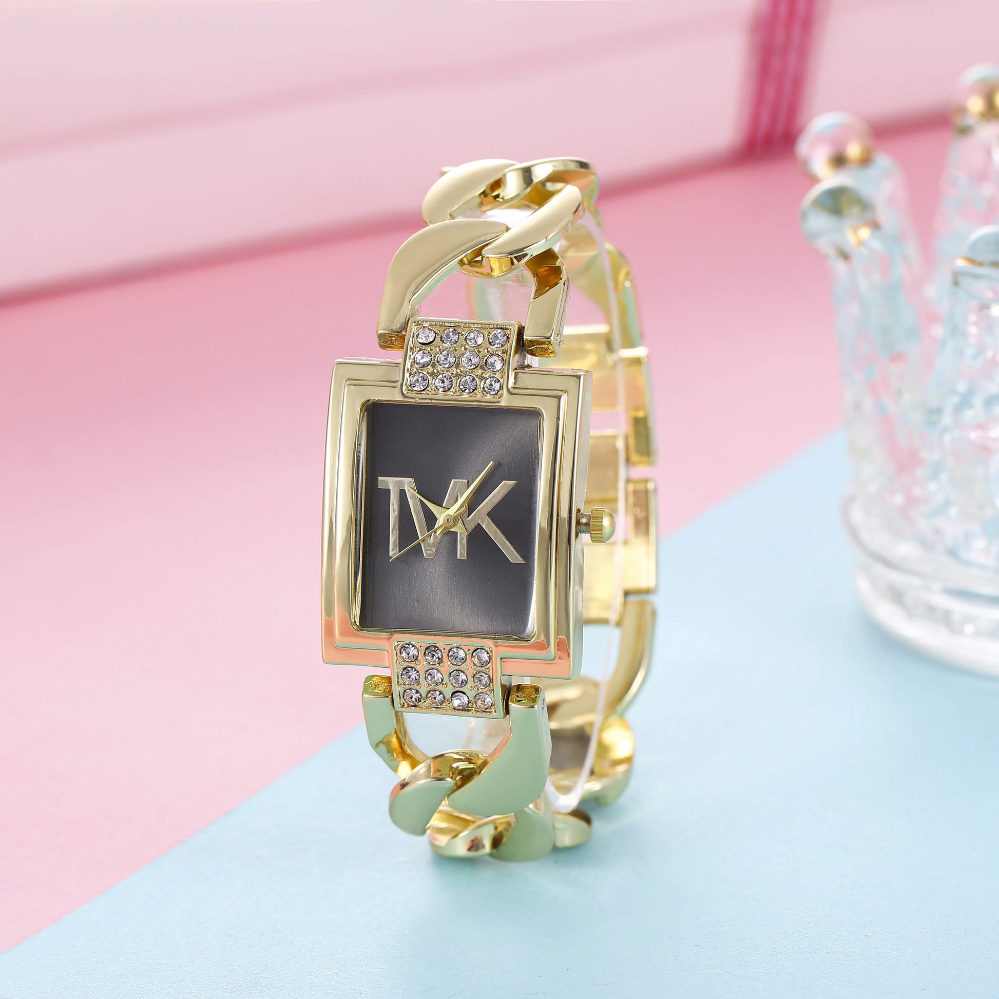 Luxury Women's Square Quartz Watch – Elegant Fashion Design with Metal Strap