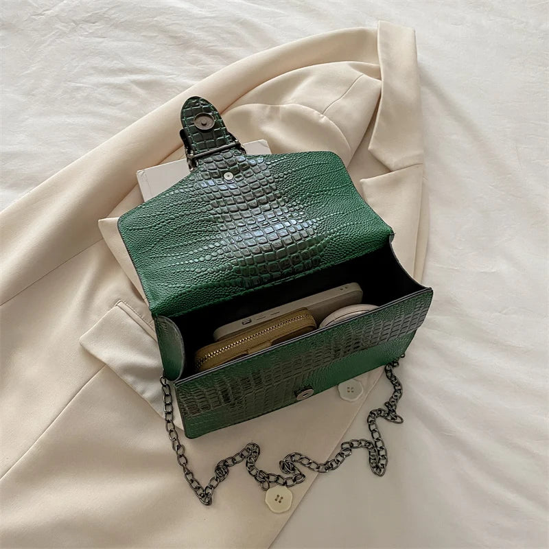 Women's Retro Crocodile Pattern Chain Crossbody Shoulder Bag