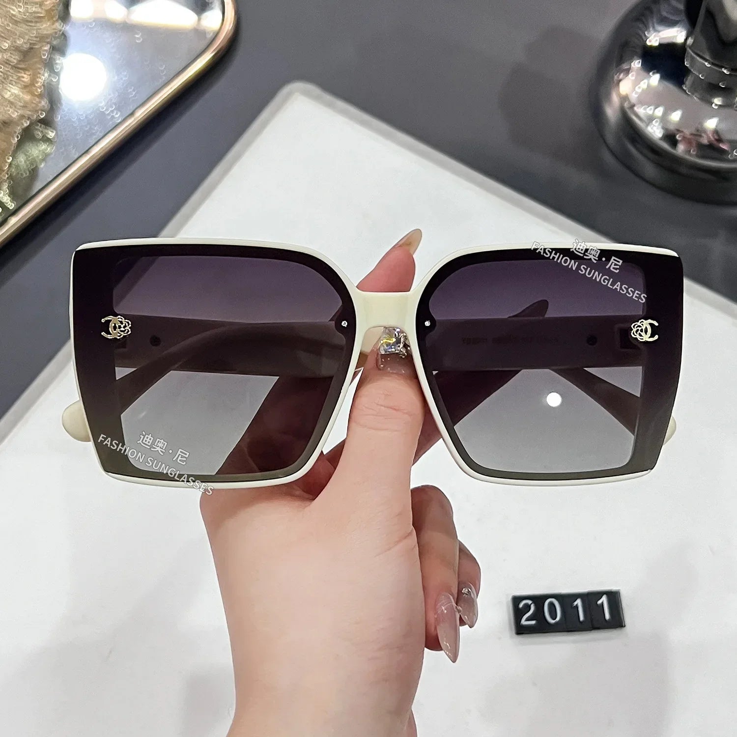 2025 Women's Polarized Square Sunglasses – UV400 Oversized Luxury Eyewear